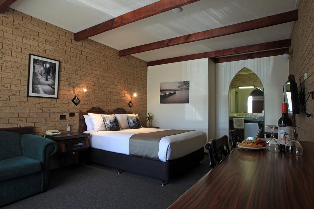 شيبارتون Belltower Motor Inn الغرفة الصورة